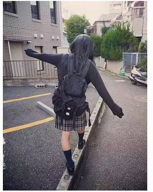 ��������μ�װ��Ů���ѣ�