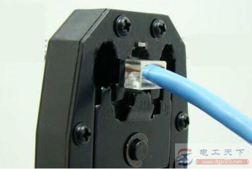 ����ˮ��ͷ��ô�ӣ�T568B����ˮ��ͷ�ӷ�ȫ���̣���ͼ��