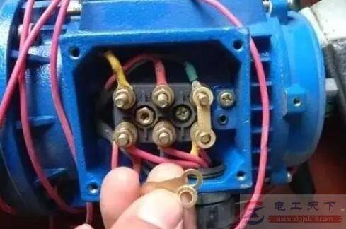 ����������⣺����������90ǧ�ߵ�������ʱ����˲�����290A