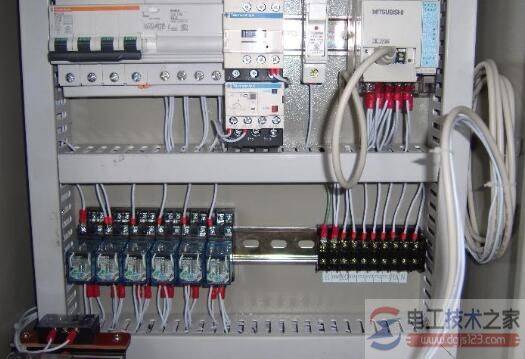 �����豸�ӵ�װ������ά��ע������