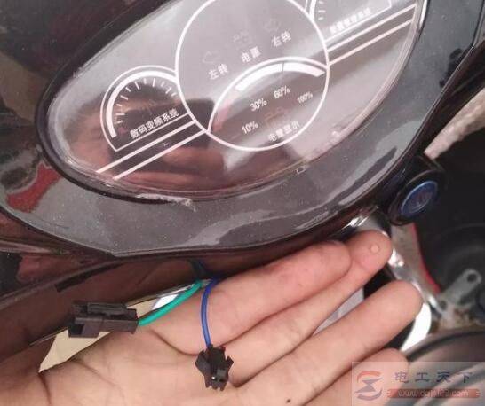 �綯��48V��ػ���60V����һֱ��ʾ����