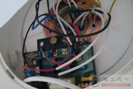 �����װ�ĵ���ˮ������բ��ô���£�