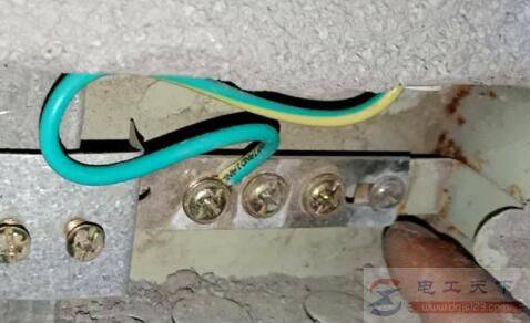 ��Ͳϴ�»����ӵ���©����ô�죿